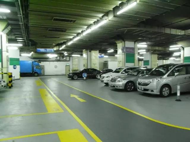 清遠市區停車新政 臨時車位告別全免費時代，智慧管理優化出行體驗